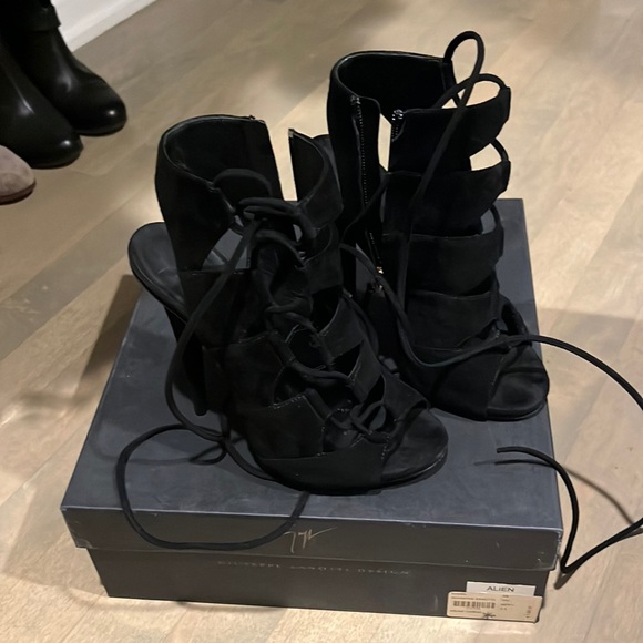 Giuseppe zinotti black suede lace up heels - Picture 1 of 3